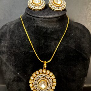 Handcrafted Kundan Jewelry Set