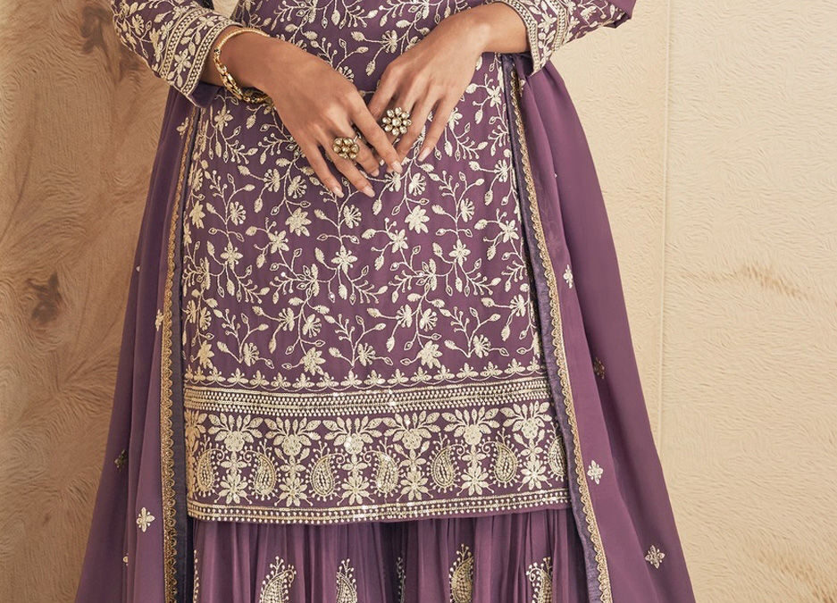 Ethnic Charm: Picking the Ideal Designer Salwar Suit For You